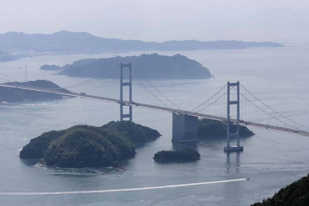 Shimanami-Kaido-Kurushima-Bridge-from-Kirosan
