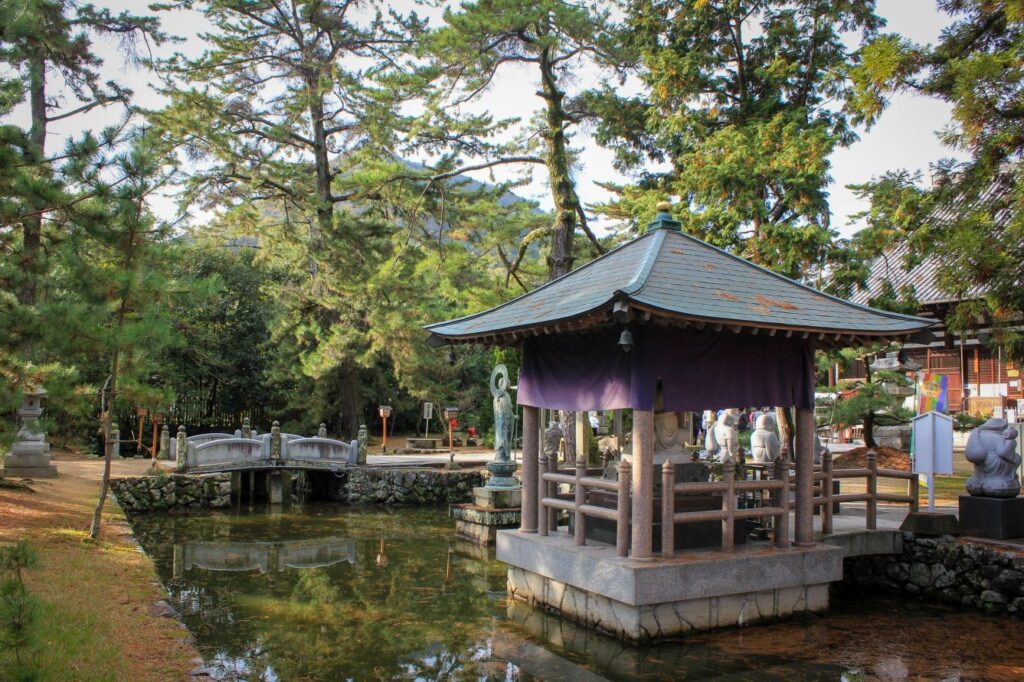 Temple_80_Sanuki_Kokubunji_pond