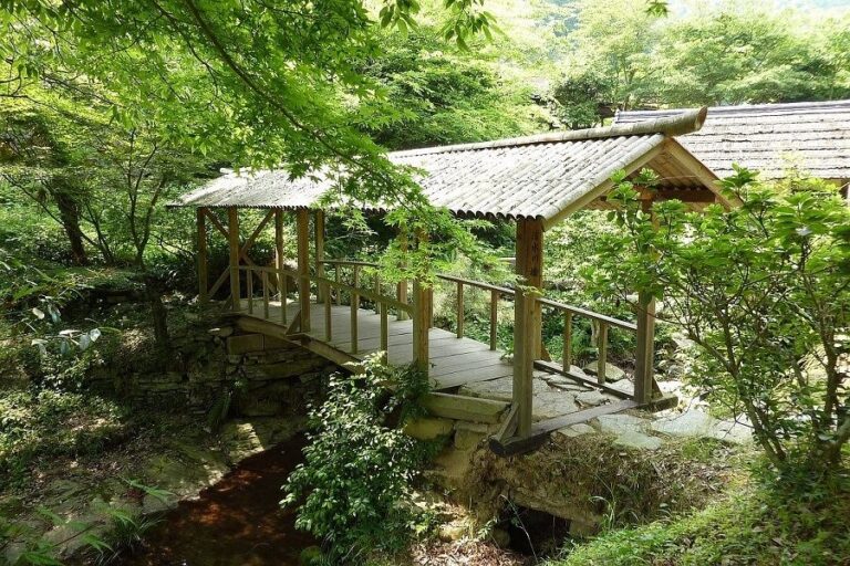 Covered bridges of Uchiko & Ozu