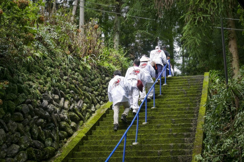 Gokuraku-ji climbing steps (1)