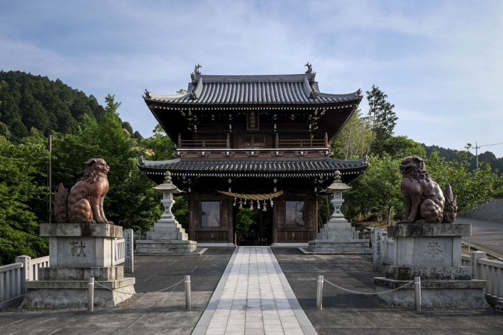 Ishizuchi Shrine main gate