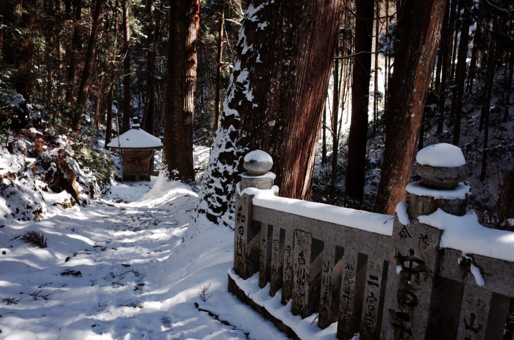 A rare snowy scene at Temple 44, Daiho-ji