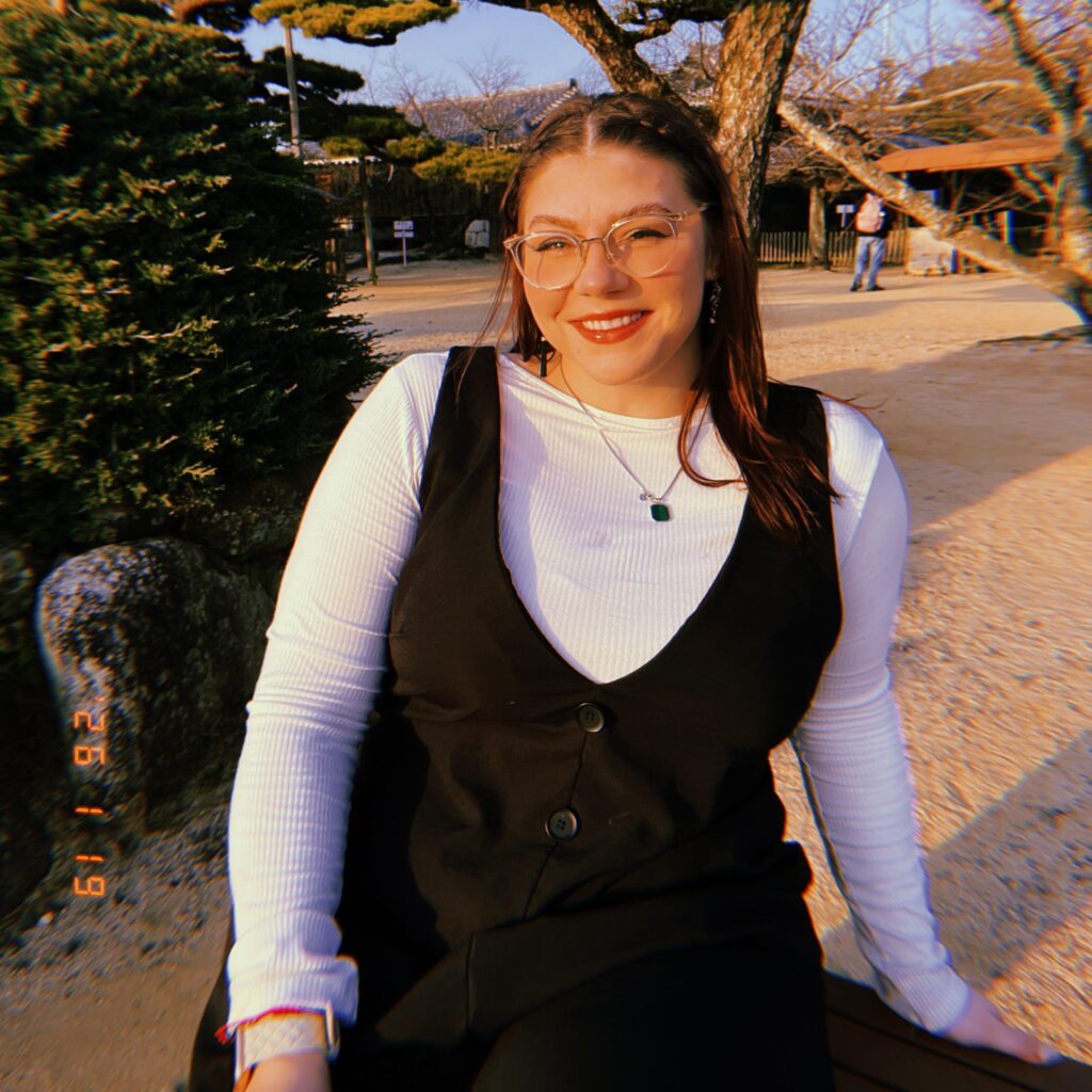 Tehya, Social Media Manager and Historian for Shikoku Tours. Based in Ehime for 10 years, she shares the historical charm of Shikoku.