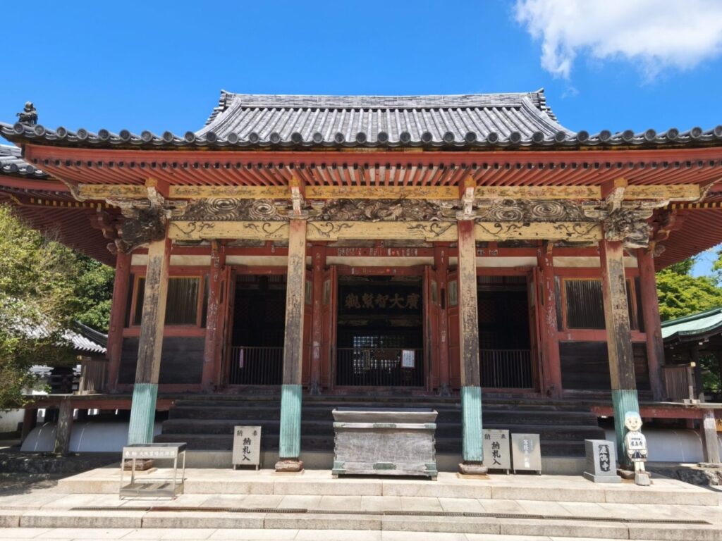 The main hall of Yashima-ji, a towering wooden structure first built in the medieval period and expanded in the Edo period.
