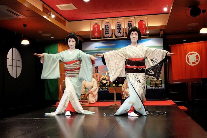 Hamacho-geisha-dance