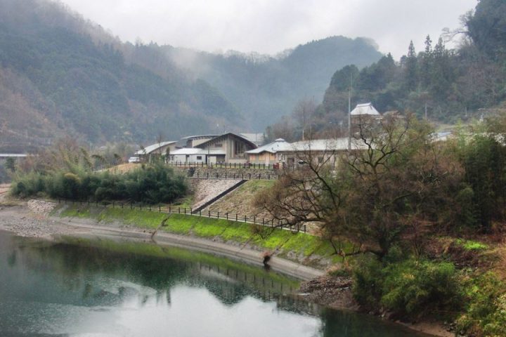 Hiji-River-road-station