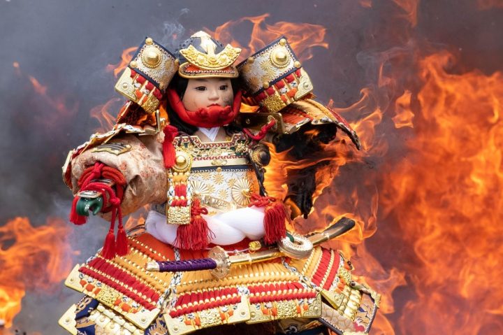 Jogan-ji_Temple_doll_funeral_burning_samurai_doll
