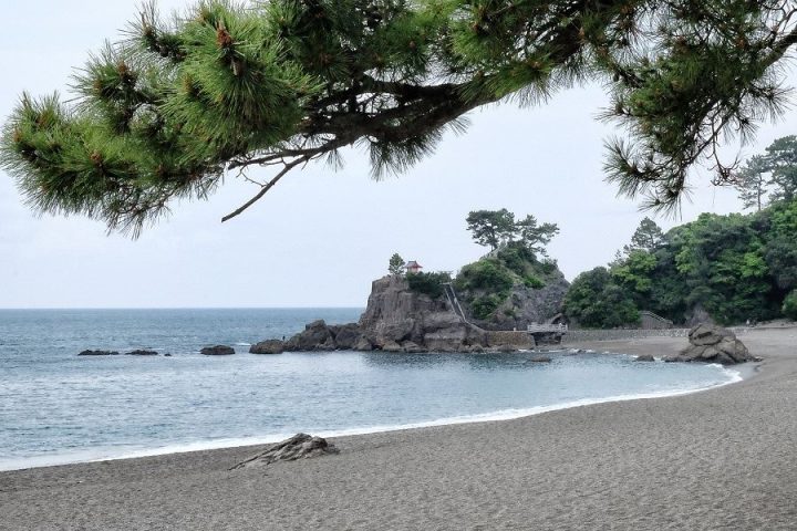 Katsurahama-beach