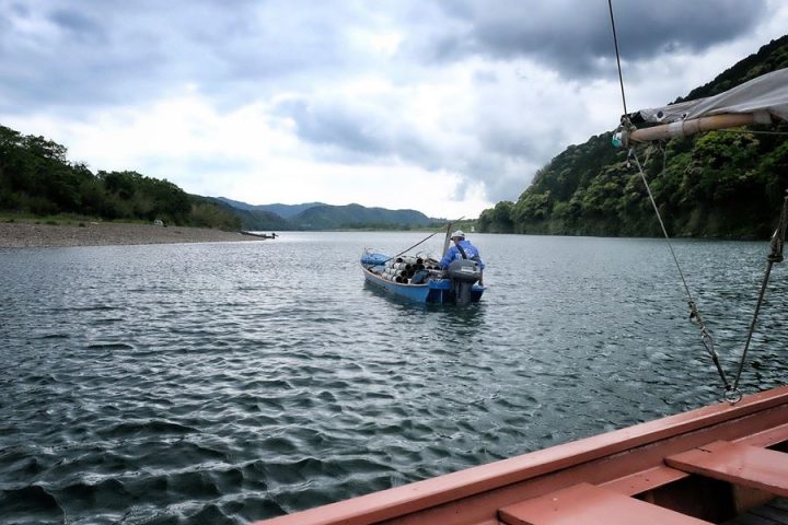 Shimanto-river-sailboat-eel-fishing