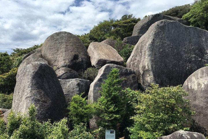 Tojindaba-boulders