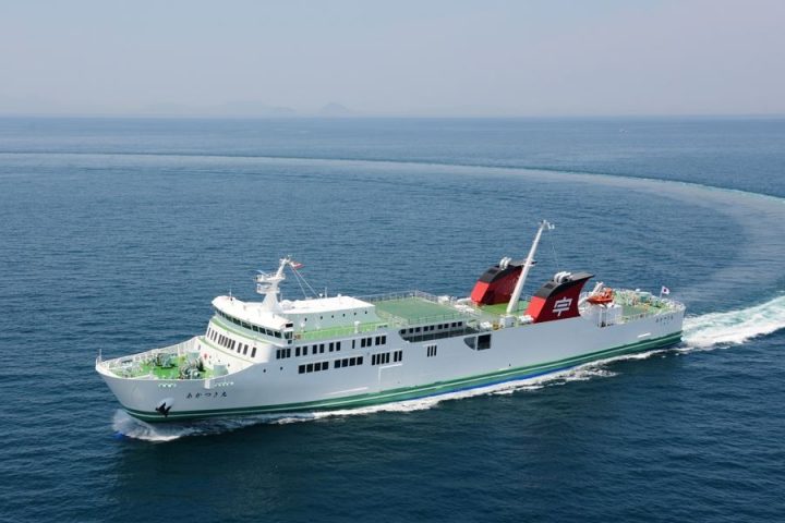 Uwajima-Unyu-ferries-ship